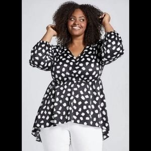 BeautiCurve X Lane Bryant black and white peplum top shirt 22 24